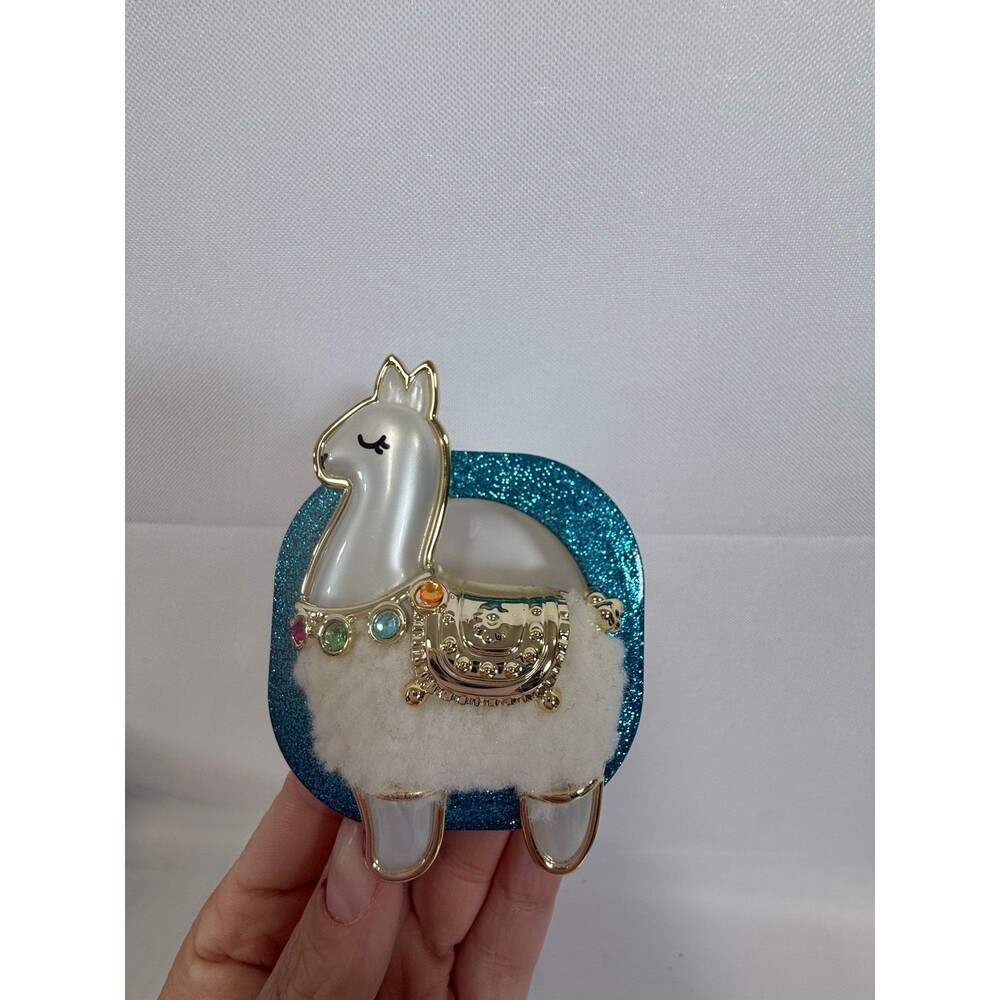 Bath & Body Works Sparkling Turquoise Llama Car Fragrance Holder RARE!